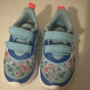 Toddler Girls Adidas Snow White Sneakers